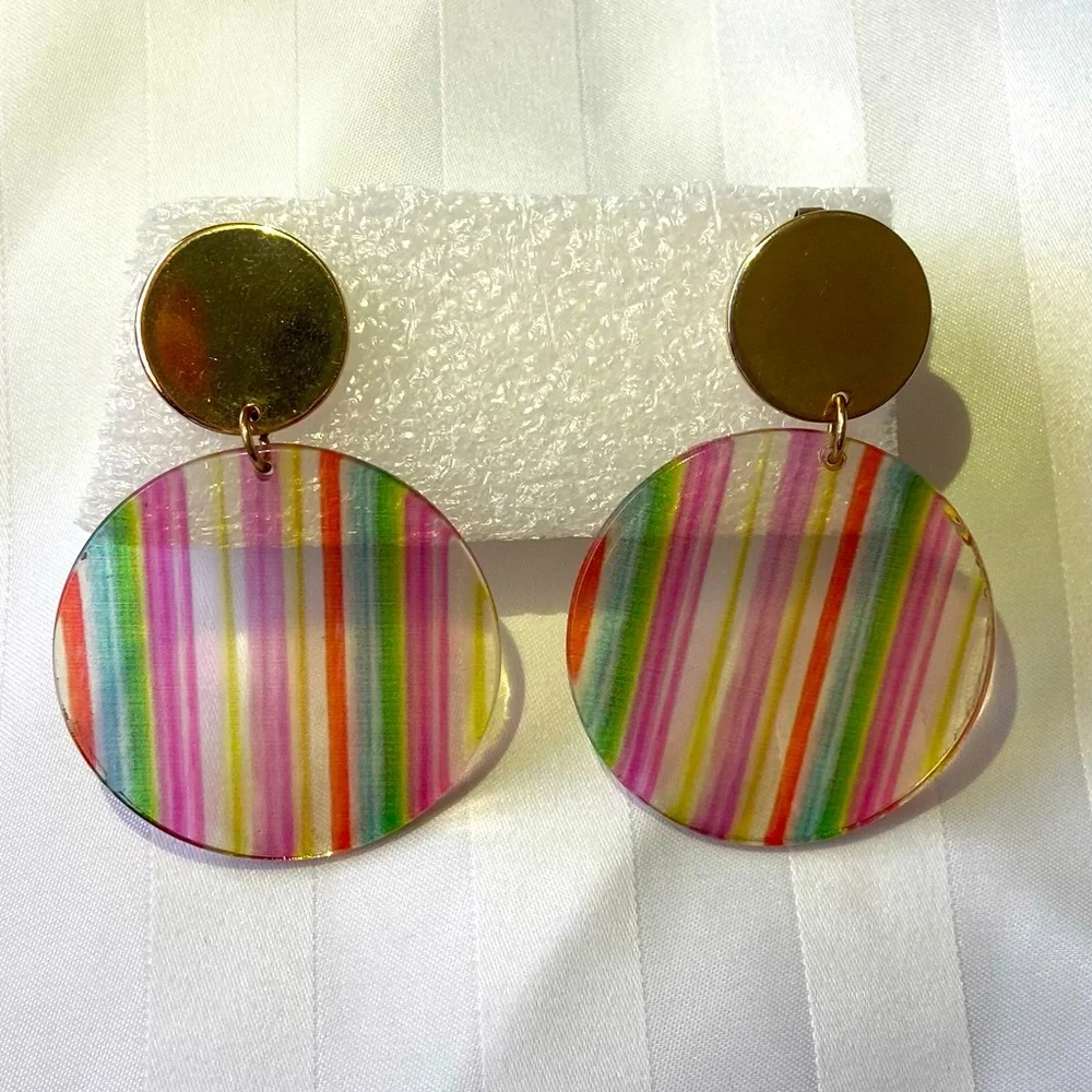 ⭐️💲5add-on⭐️ Fun earrings - Picture 1 of 4